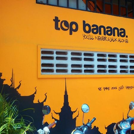 Top Banana Guesthouse & Rooftop Bar 프놈펜 외부 사진